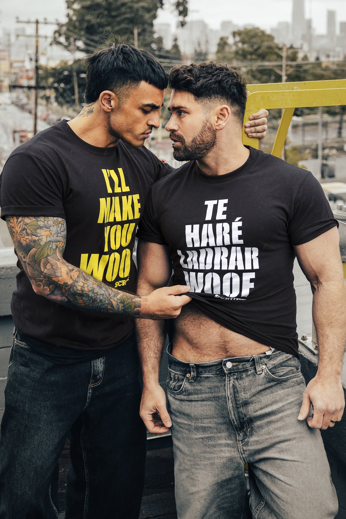 'Te Haré Ladrar Woof' T-shirt