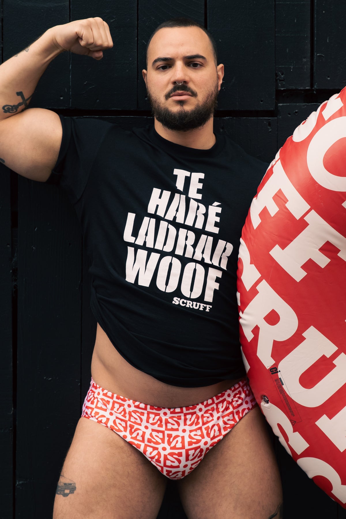 'Te Haré Ladrar Woof' T-shirt